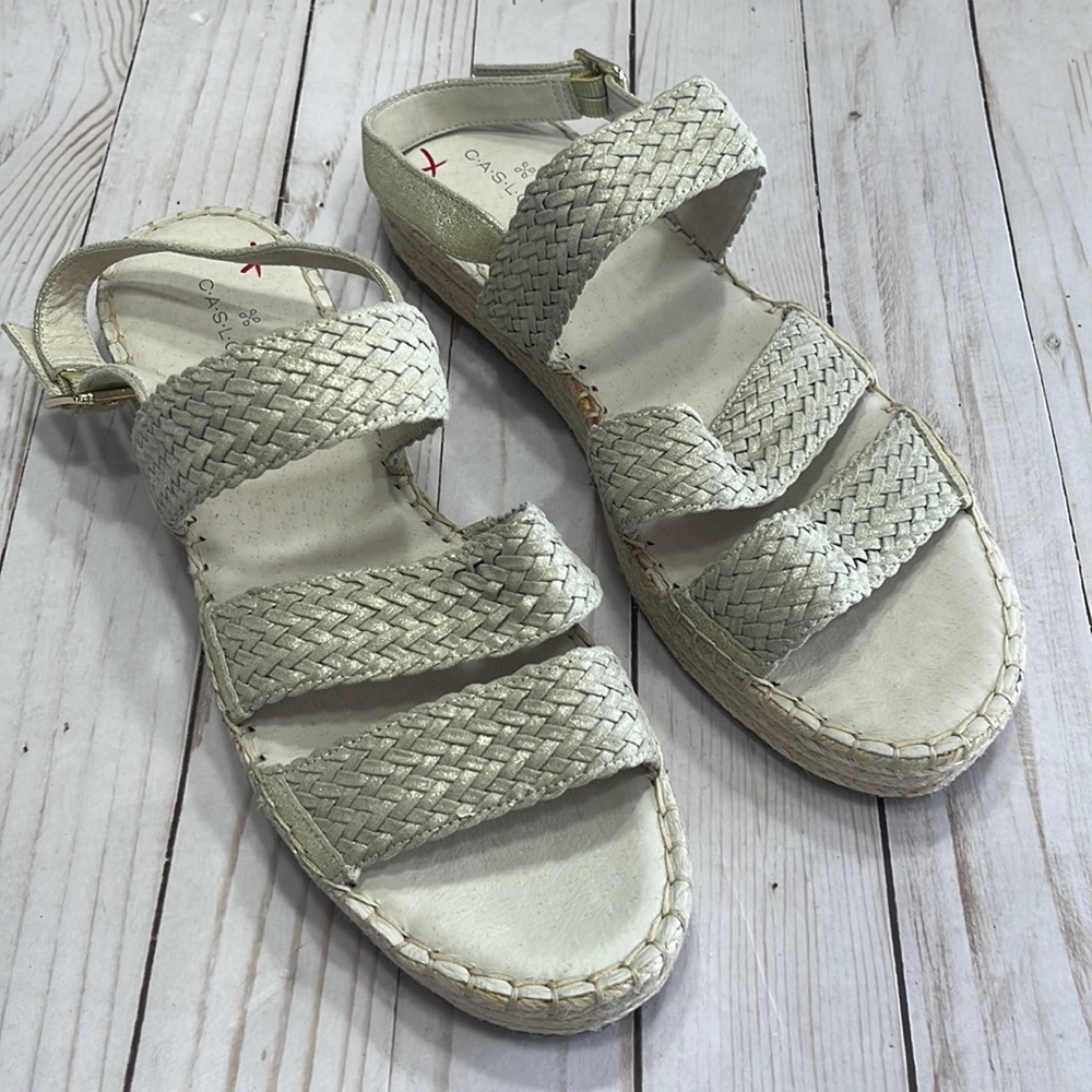 Caslon Golden Woven Leather 1-1/2” platform Sandals Size 10